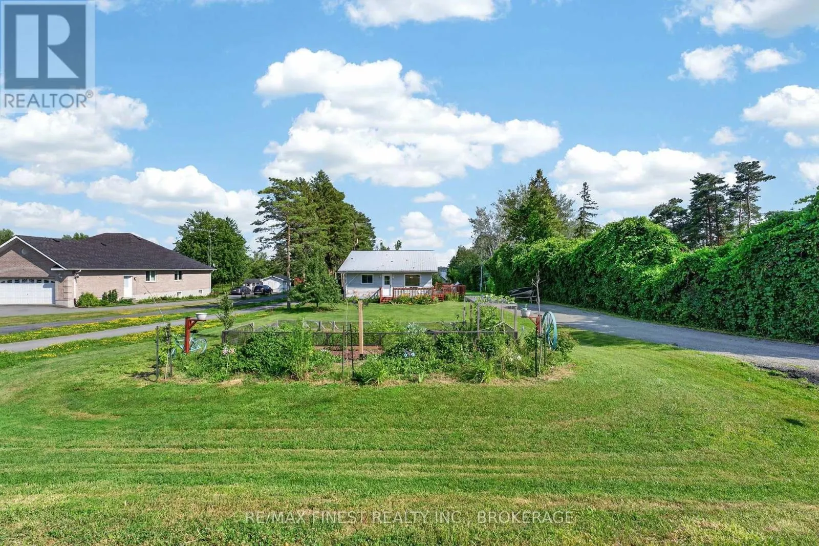 54 BAYVIEW DRIVE