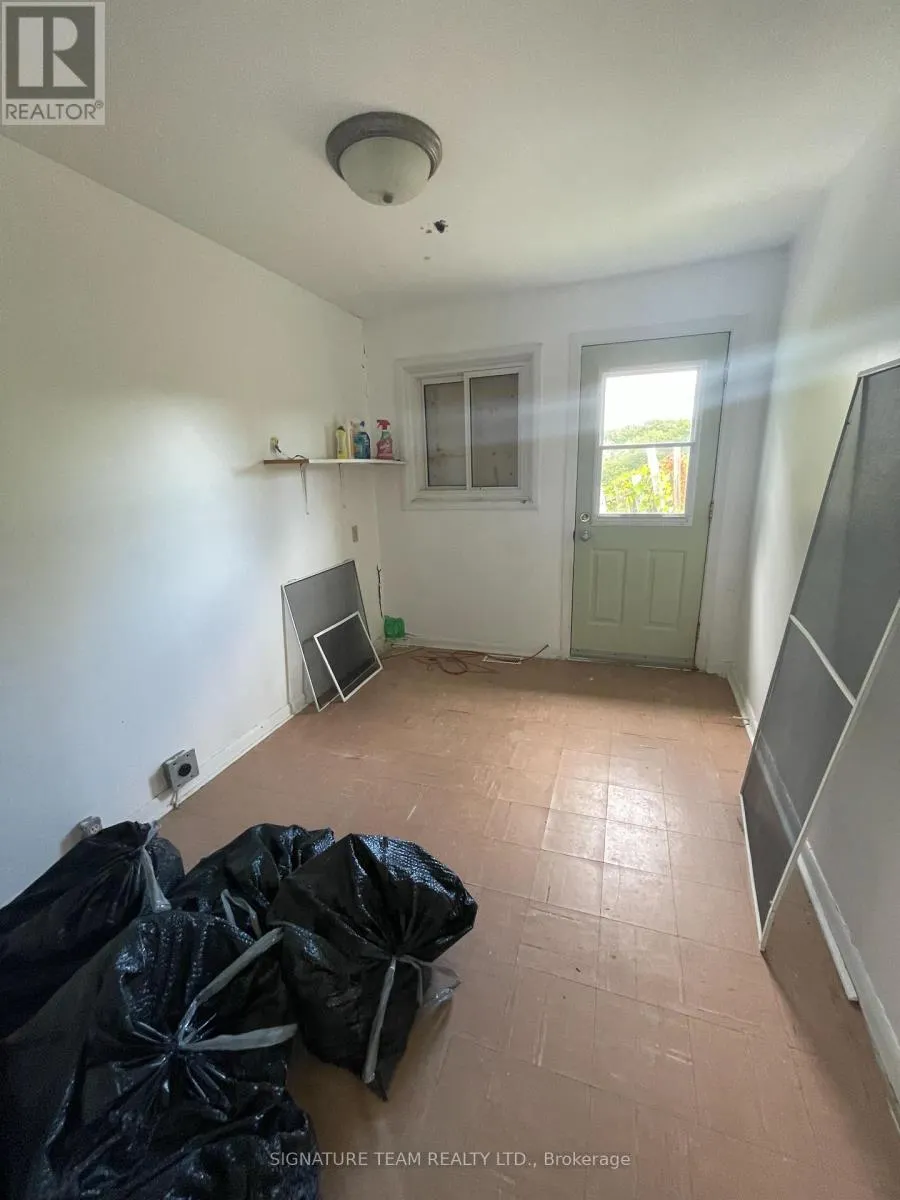 387 MOFFAT STREET