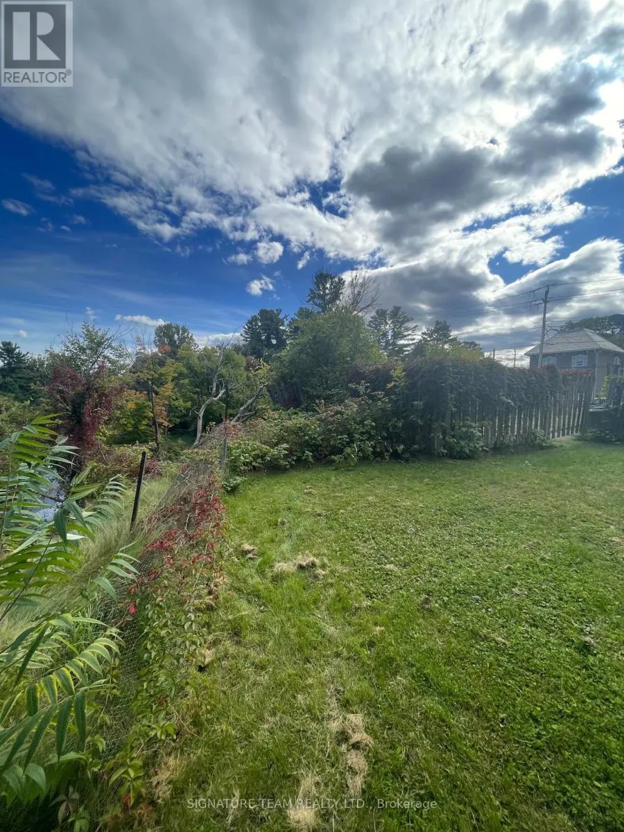 387 MOFFAT STREET