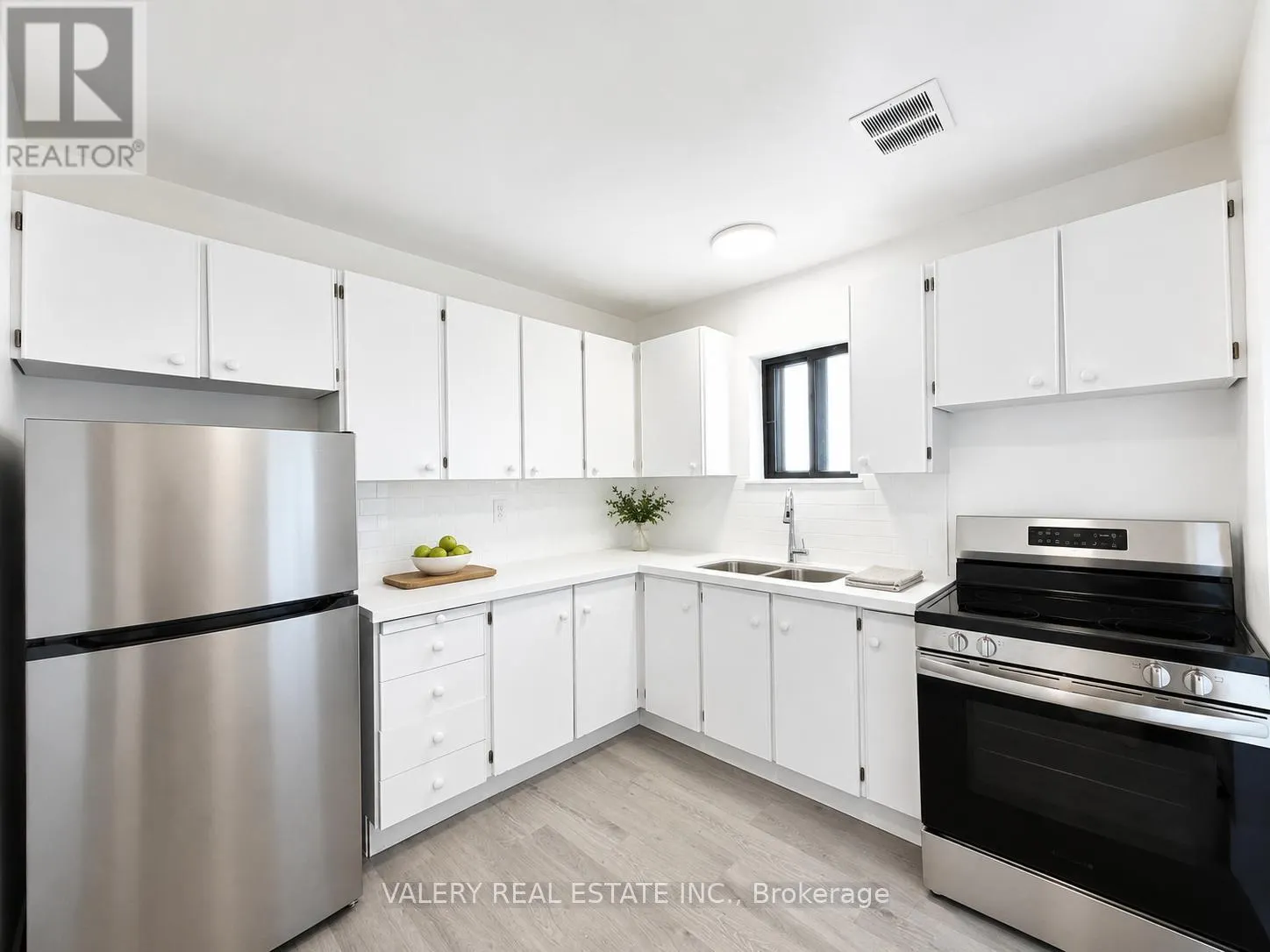 803 - 671 WOOLWICH STREET