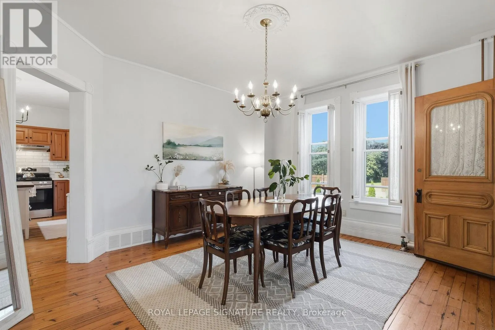 136 KING STREET S