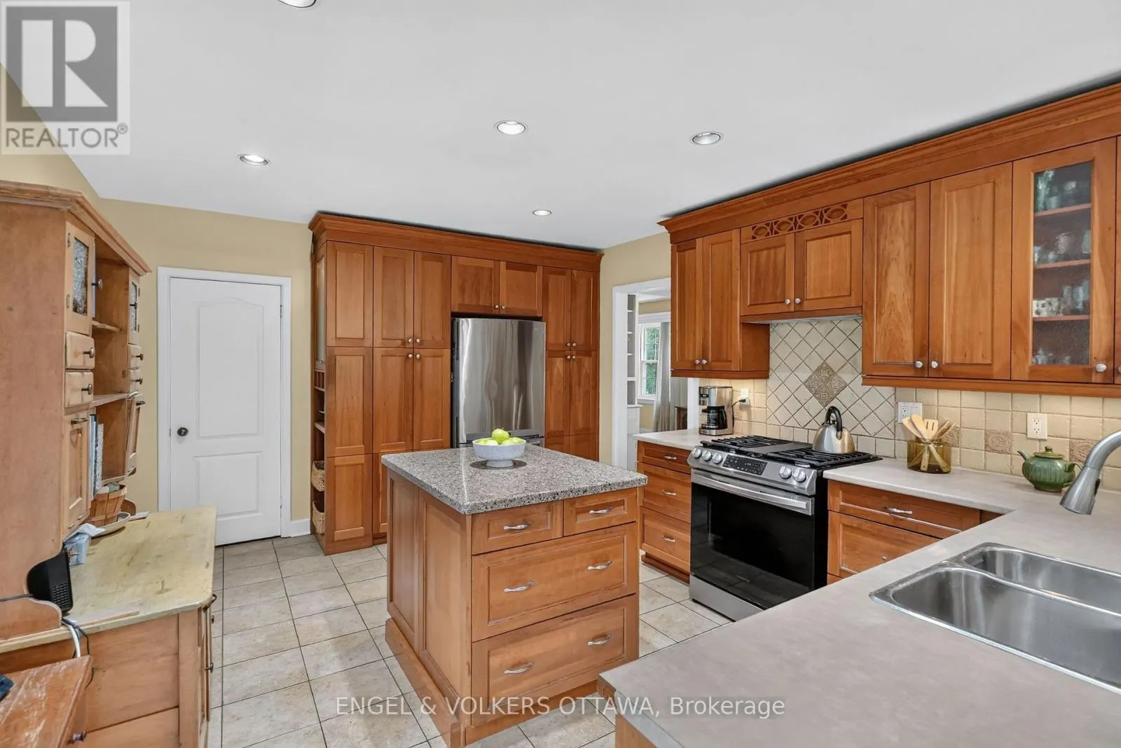 250 FAIRCREST ROAD
