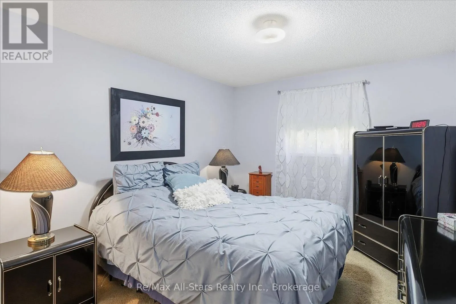 10 EMILY STREET N