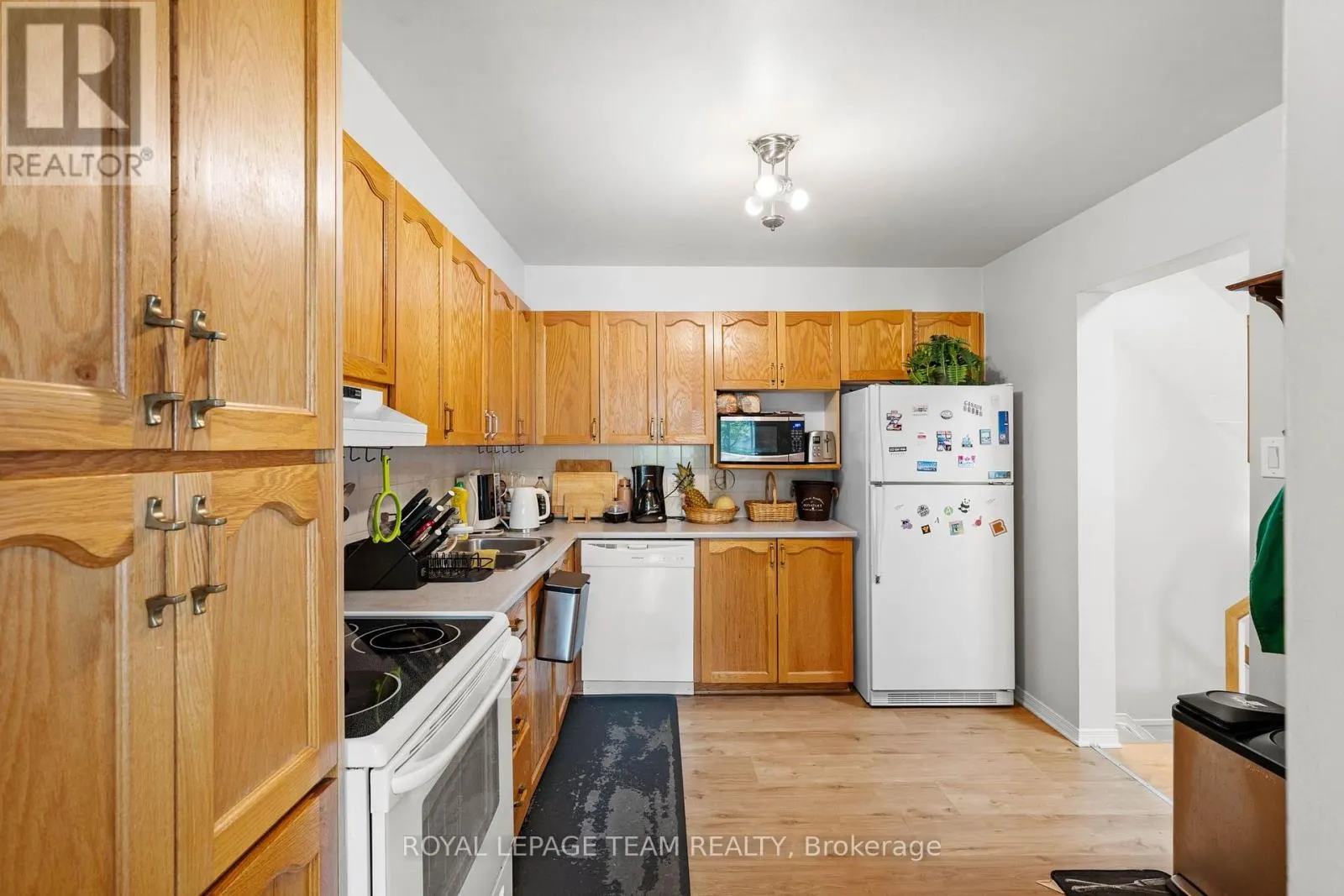 5953 PINEGLADE CRESCENT