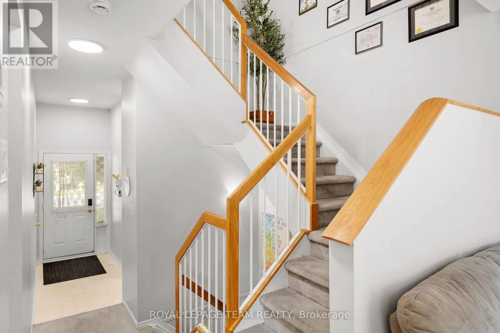 5953 PINEGLADE CRESCENT