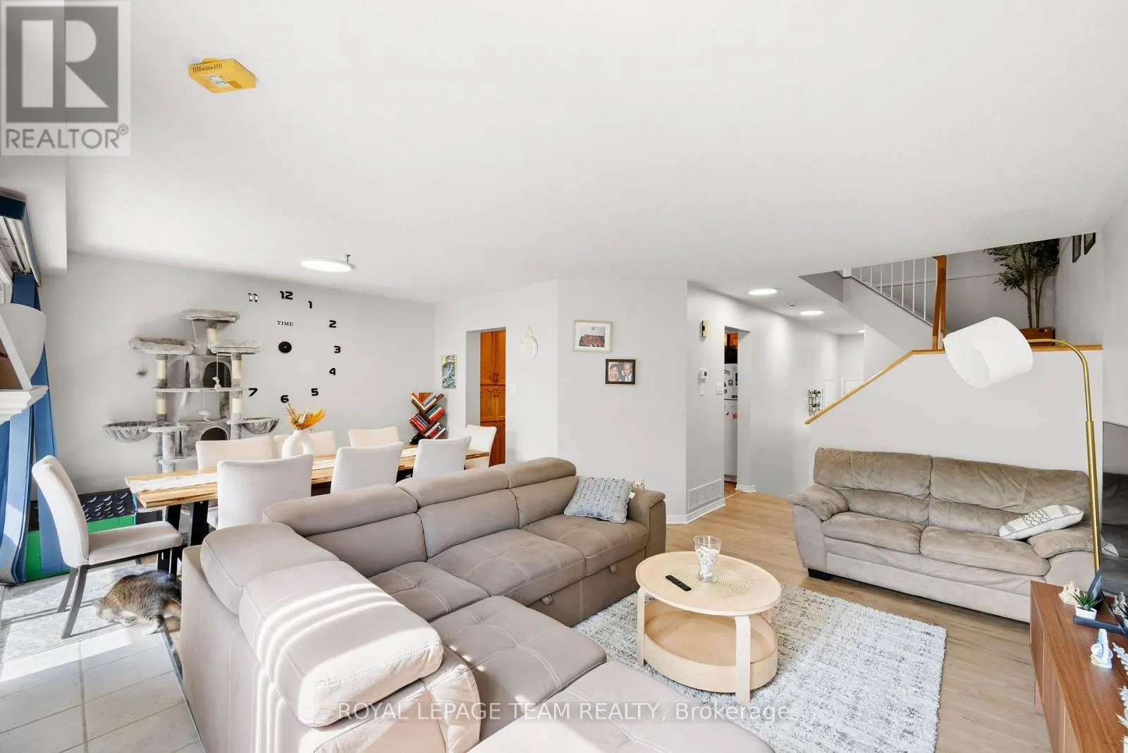 5953 PINEGLADE CRESCENT