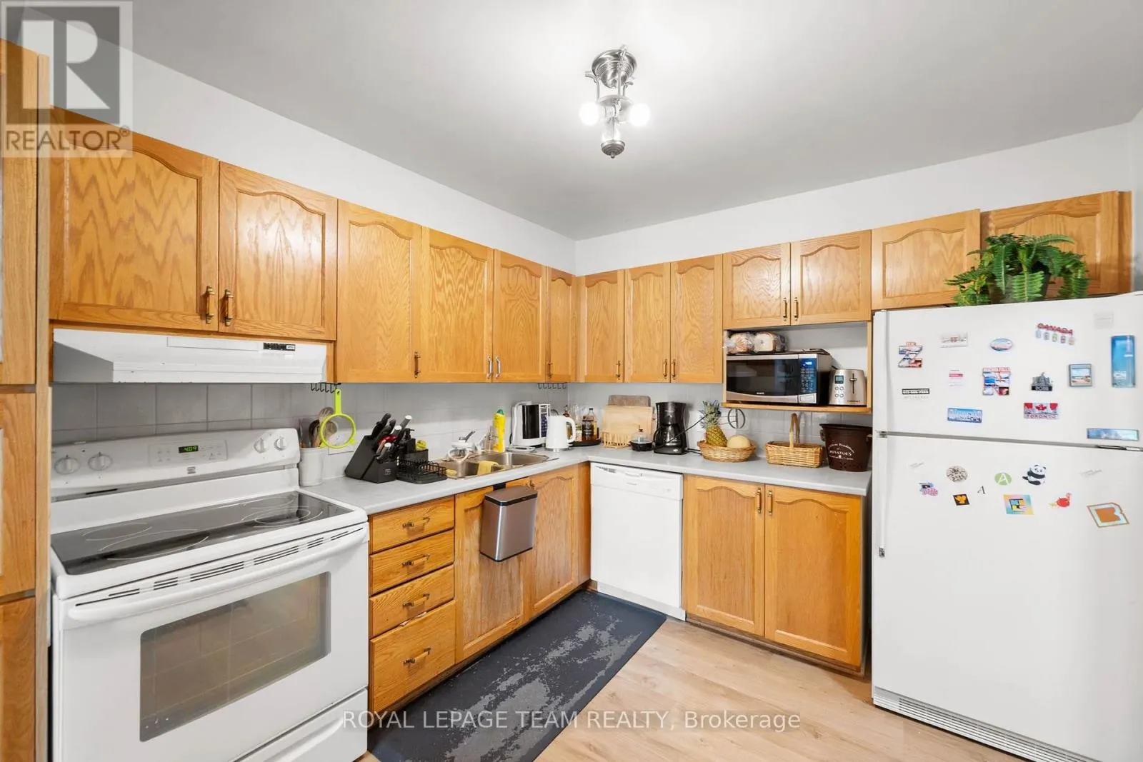 5953 PINEGLADE CRESCENT