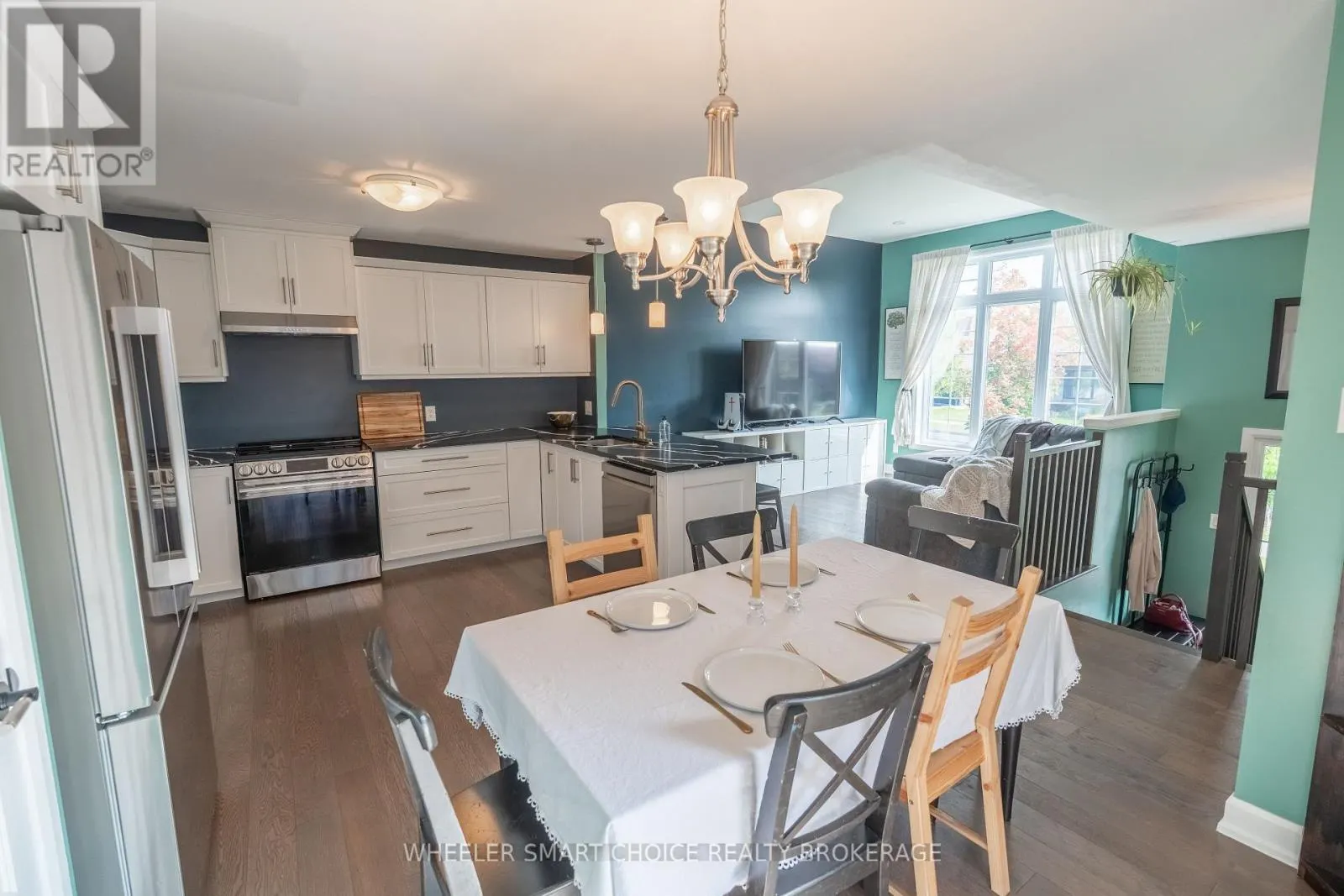 63 MERCIER AVENUE E