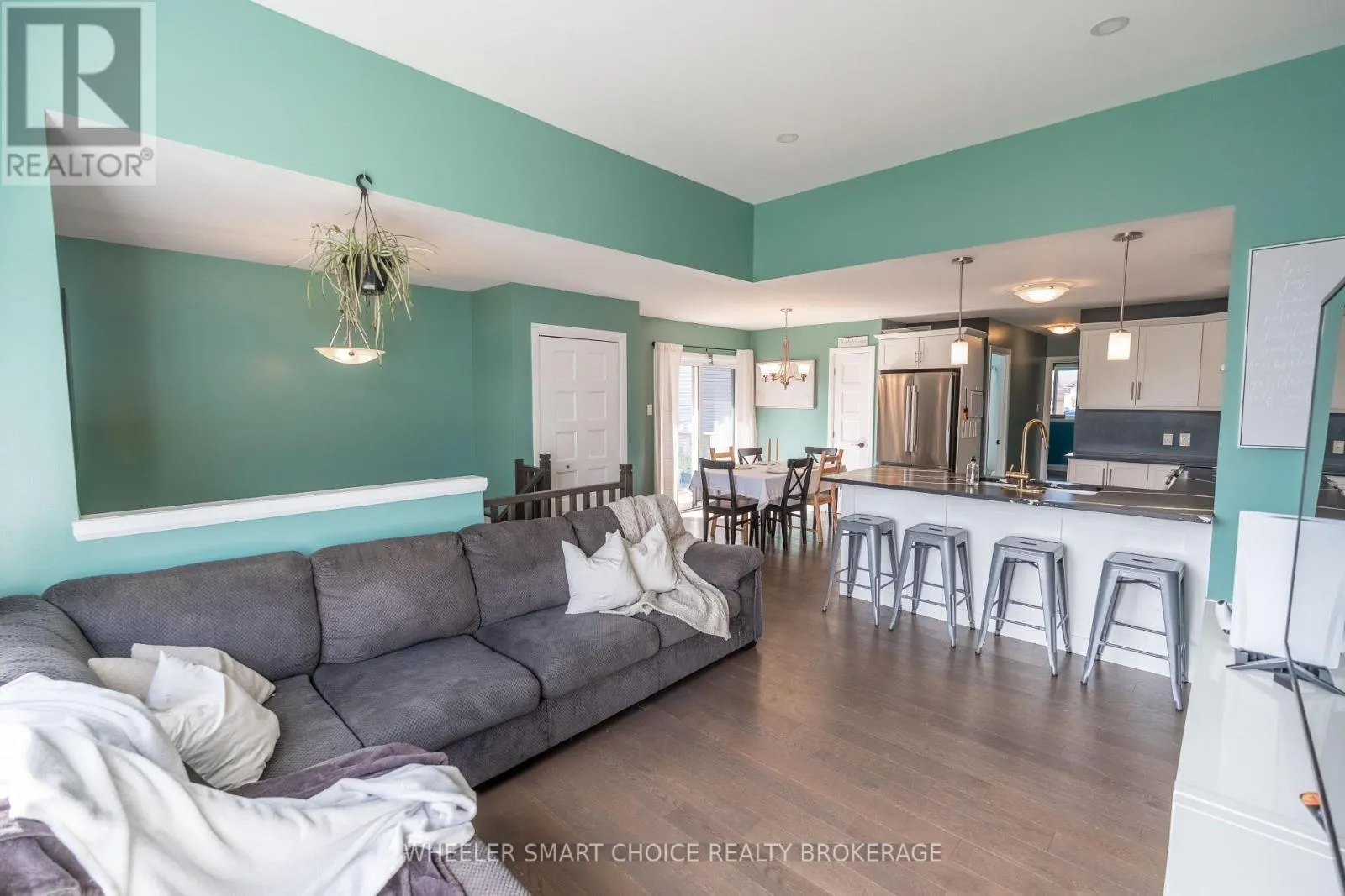 63 MERCIER AVENUE E