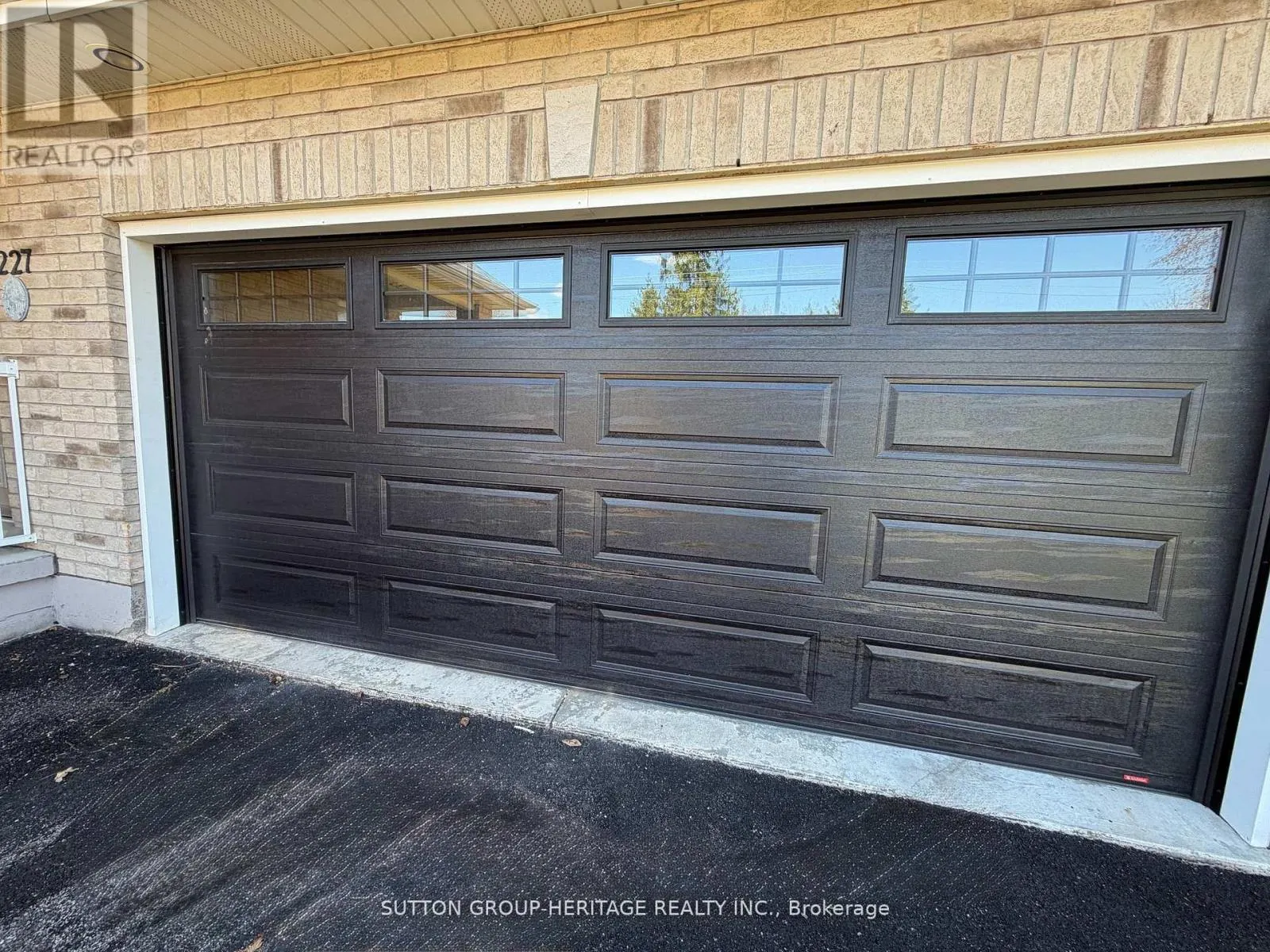 227 VICTORIA AVENUE N