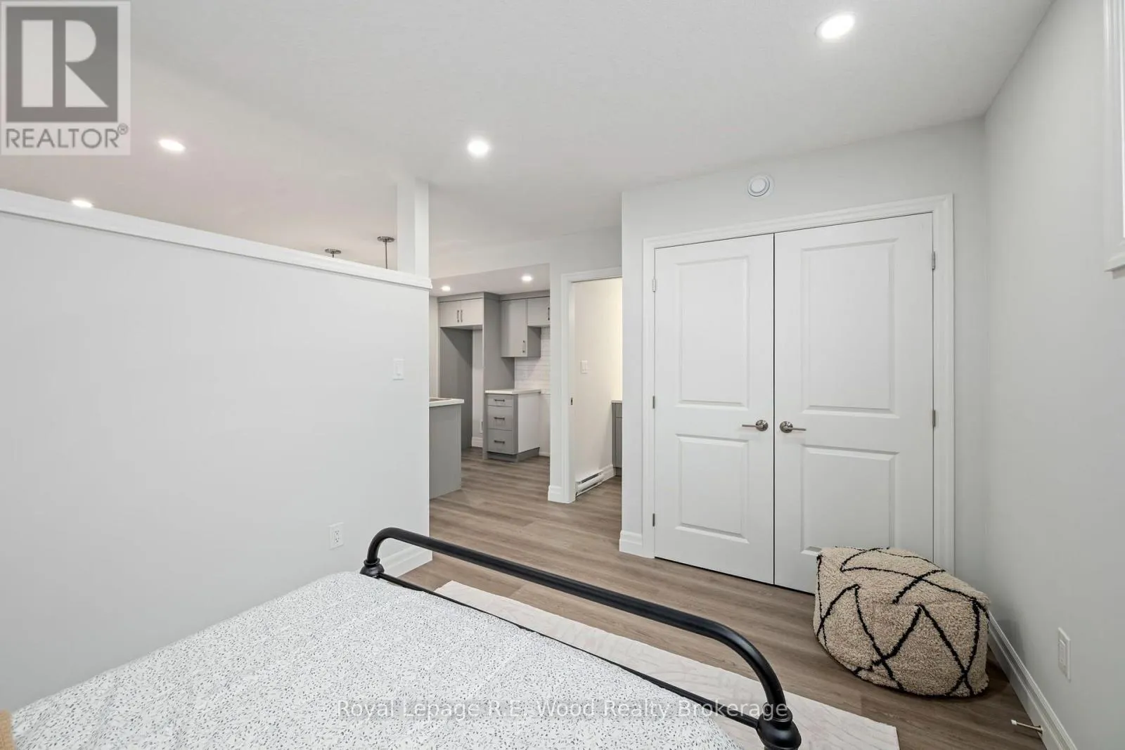 7 HOYLAKE ROAD