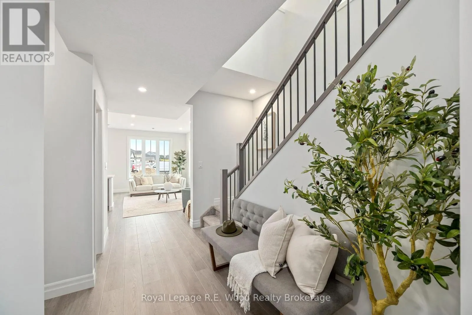 7 HOYLAKE ROAD