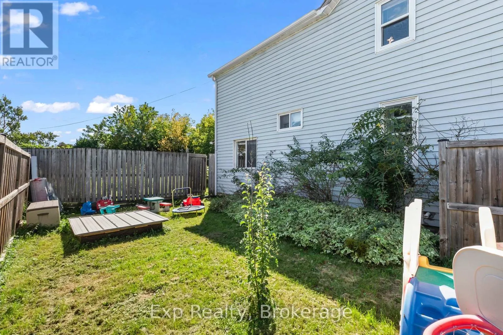 79 COLLEGE STREET E