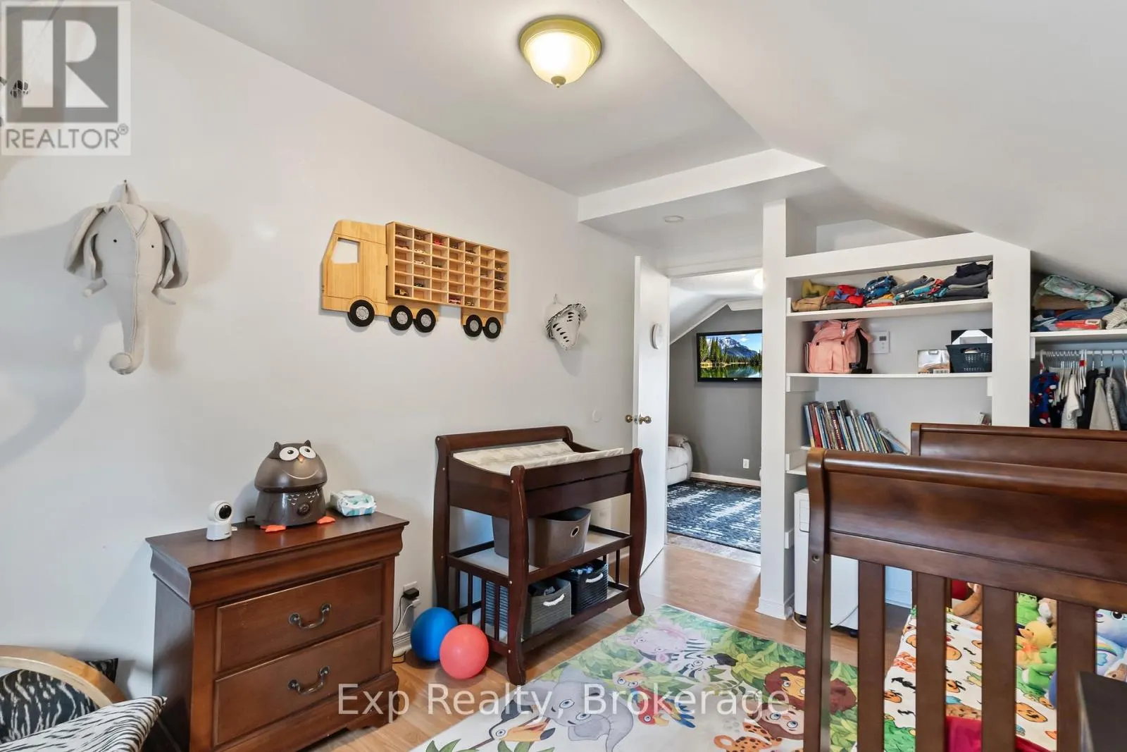 79 COLLEGE STREET E
