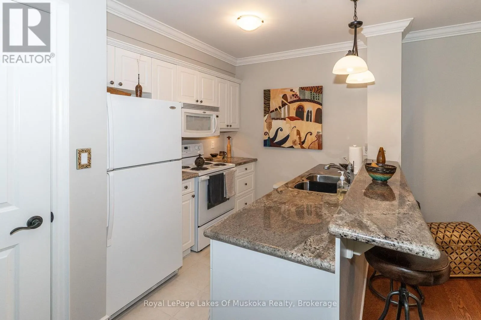 403 - 391 JAMES STREET W #403