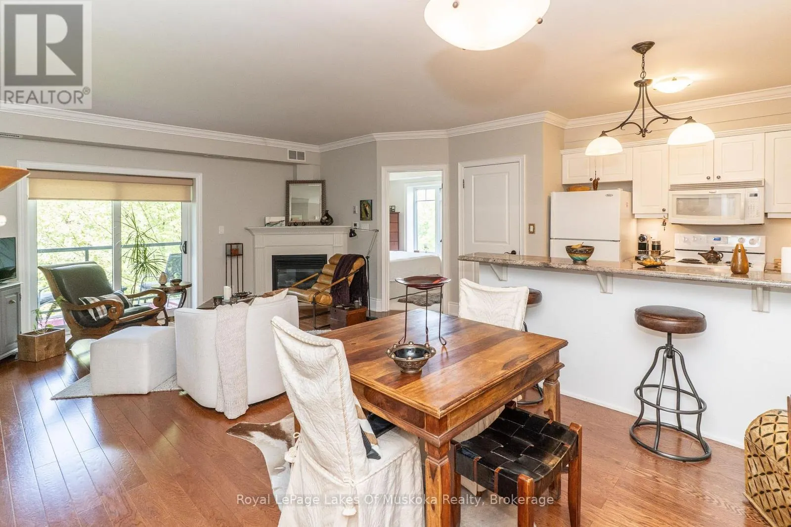 403 - 391 JAMES STREET W #403