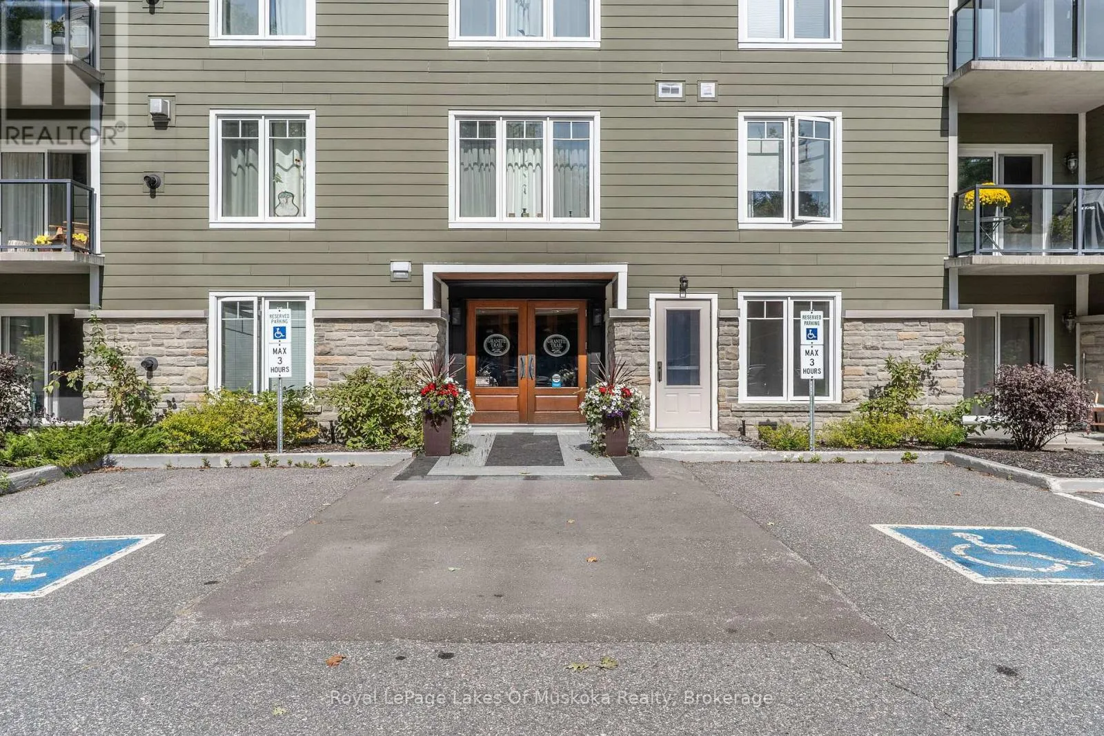 403 - 391 JAMES STREET W #403