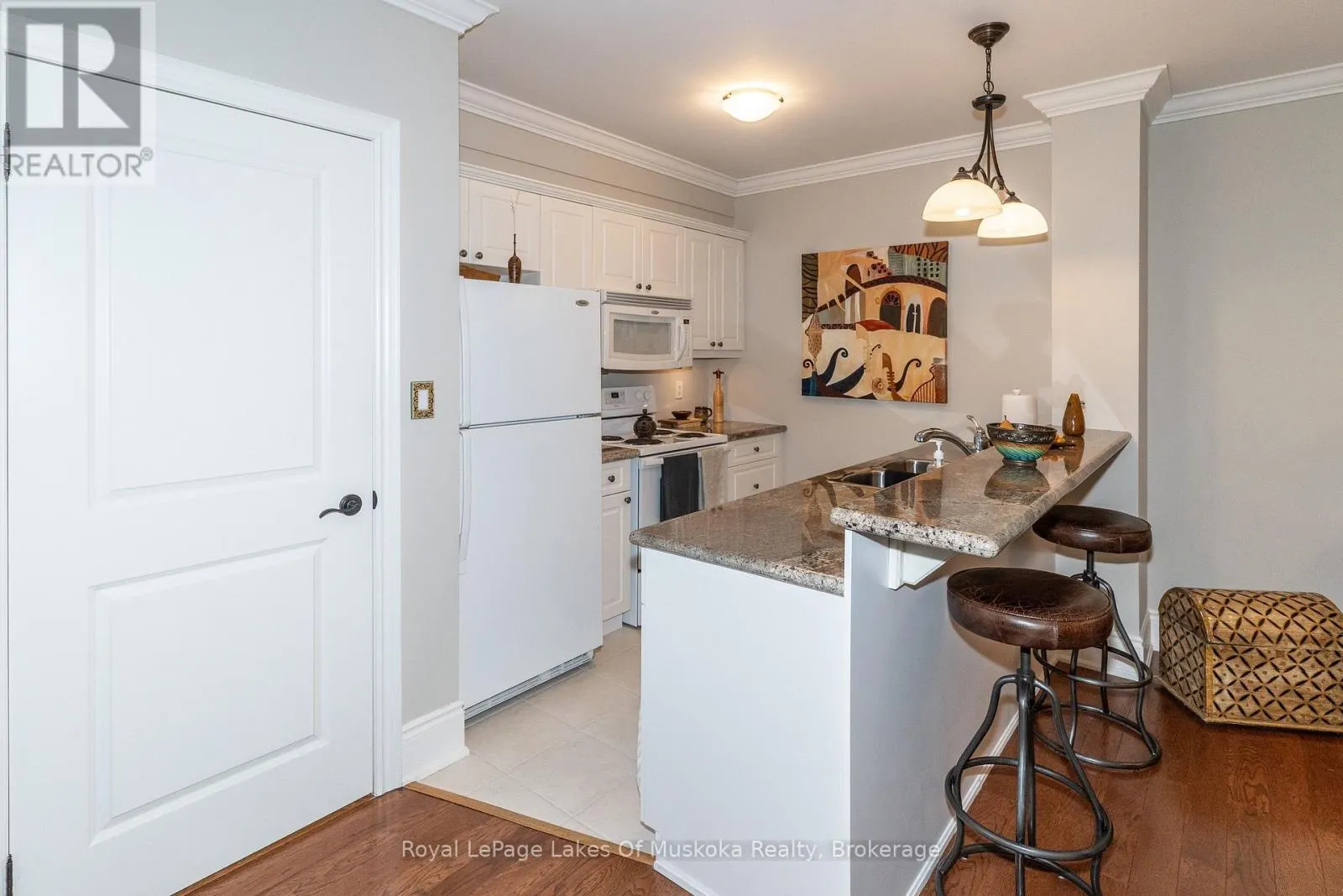 403 - 391 JAMES STREET W #403
