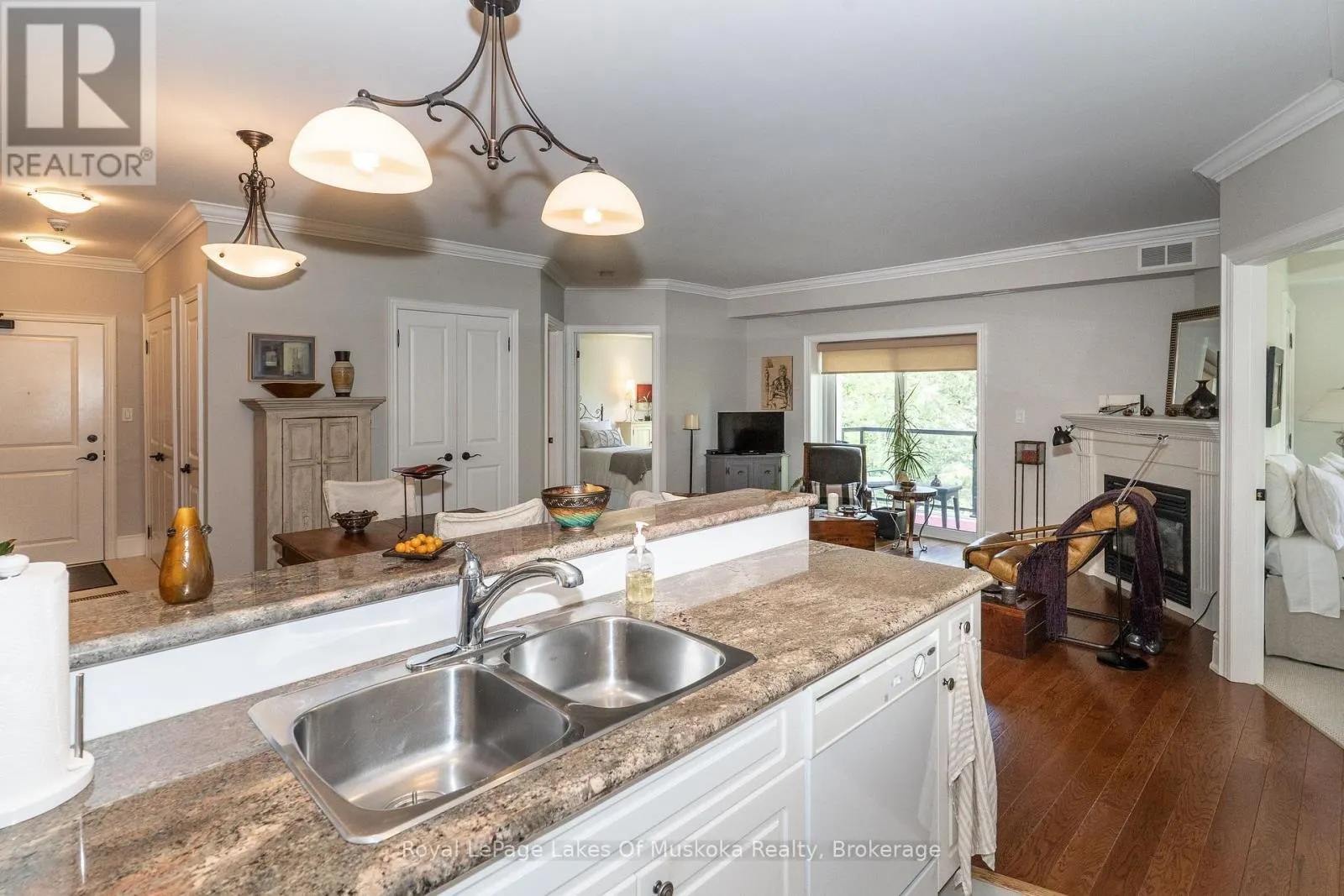 403 - 391 JAMES STREET W #403