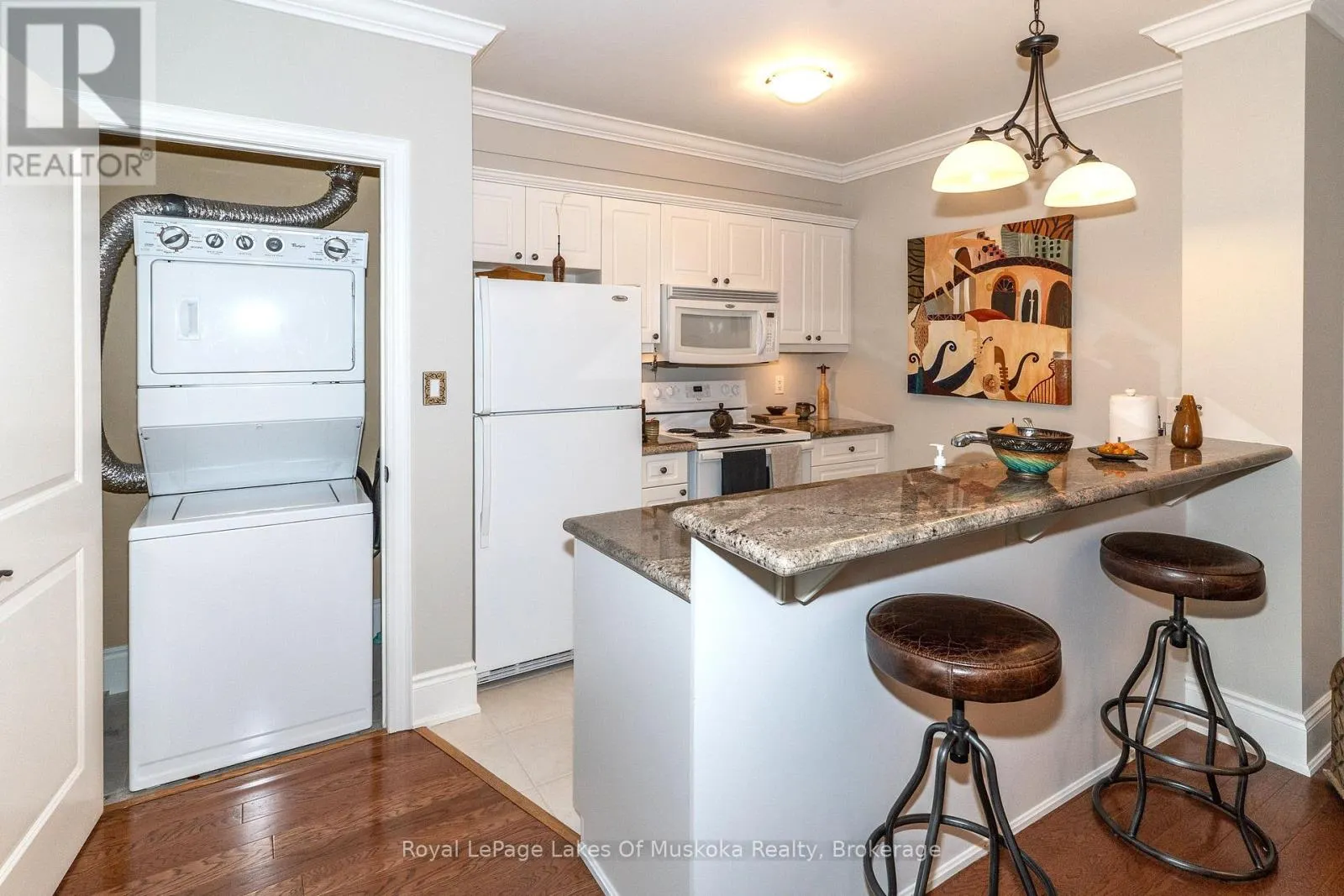 403 - 391 JAMES STREET W #403