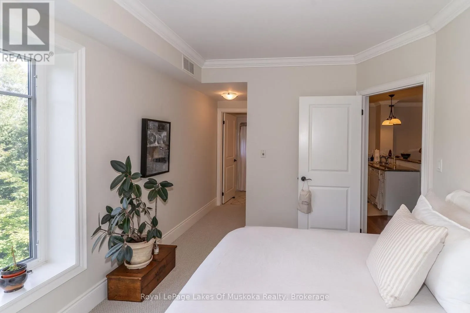 403 - 391 JAMES STREET W #403