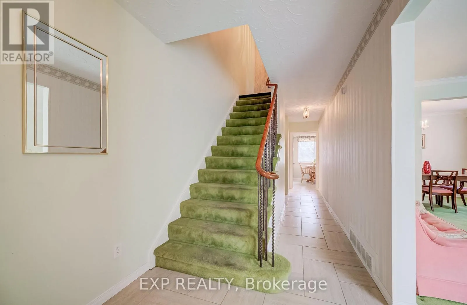 16 BONNYLYN DRIVE