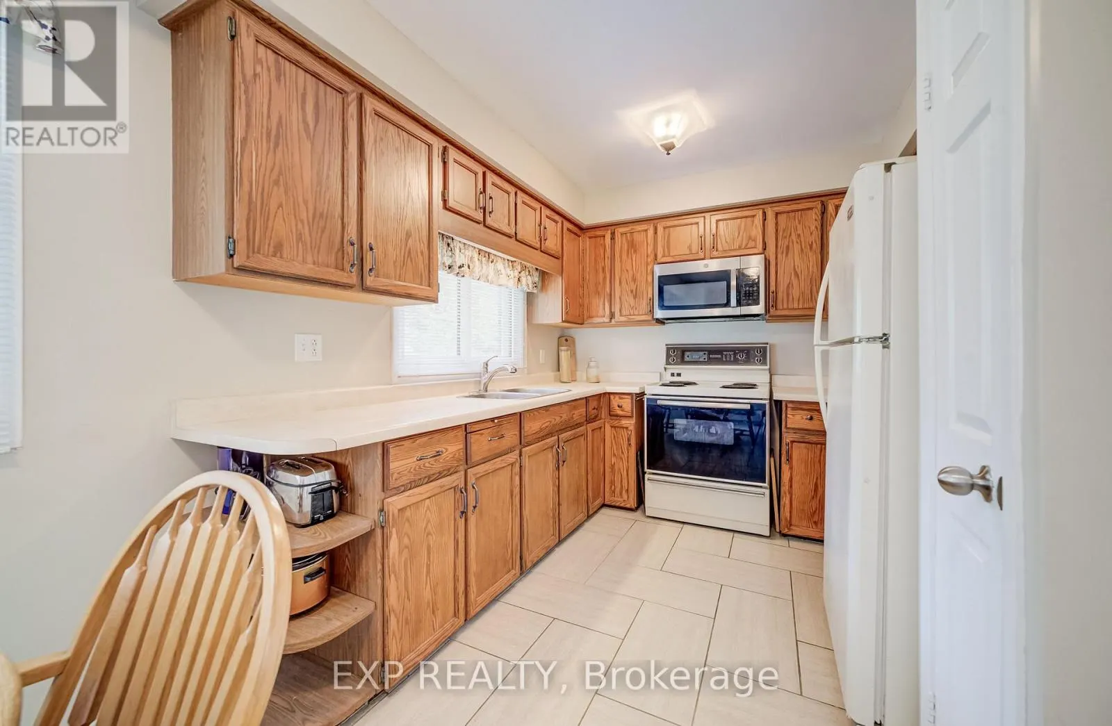 16 BONNYLYN DRIVE