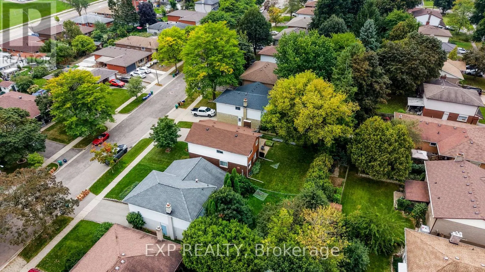 16 BONNYLYN DRIVE