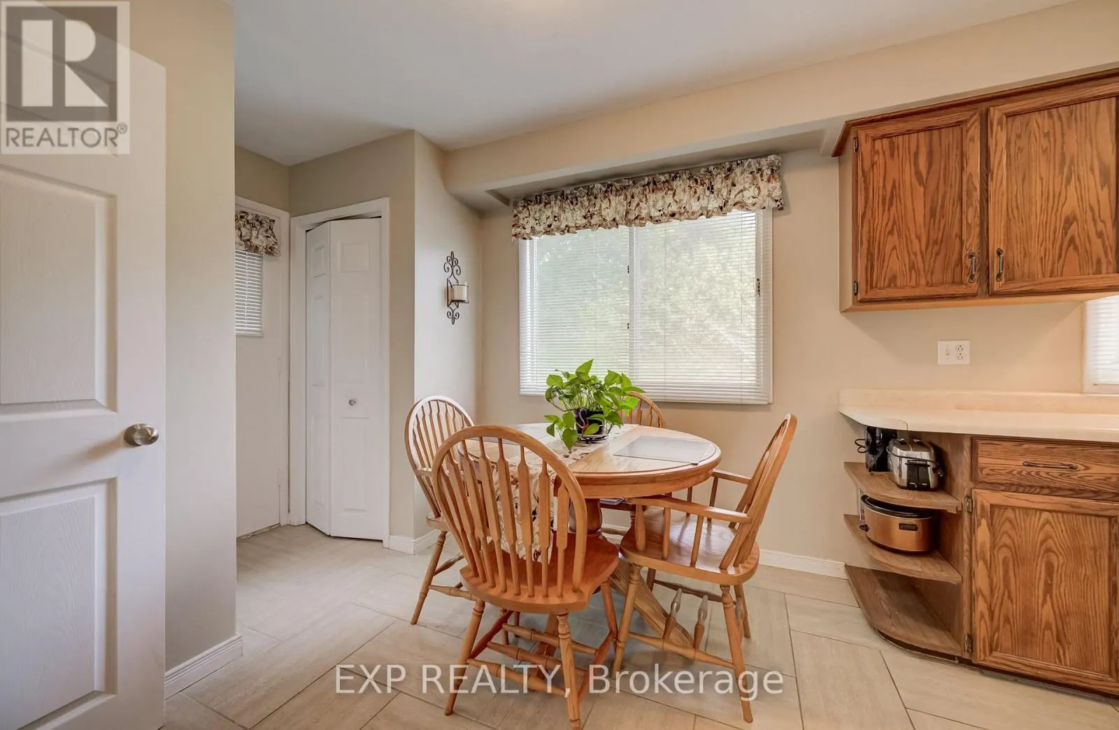 16 BONNYLYN DRIVE