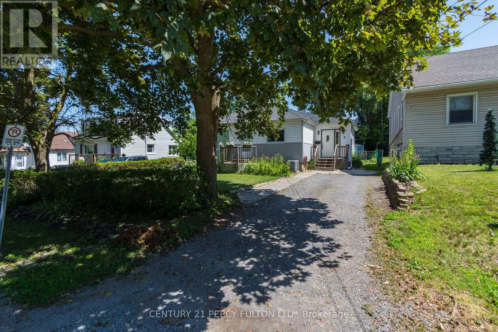 7 VALLEYVIEW CRESCENT