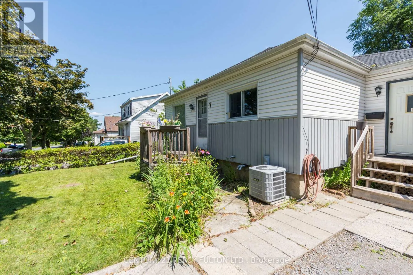7 VALLEYVIEW CRESCENT