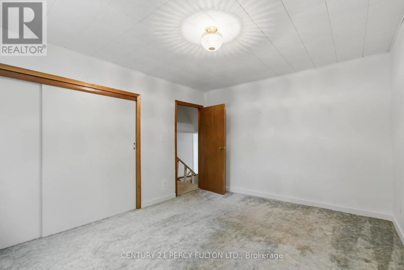 7 VALLEYVIEW CRESCENT