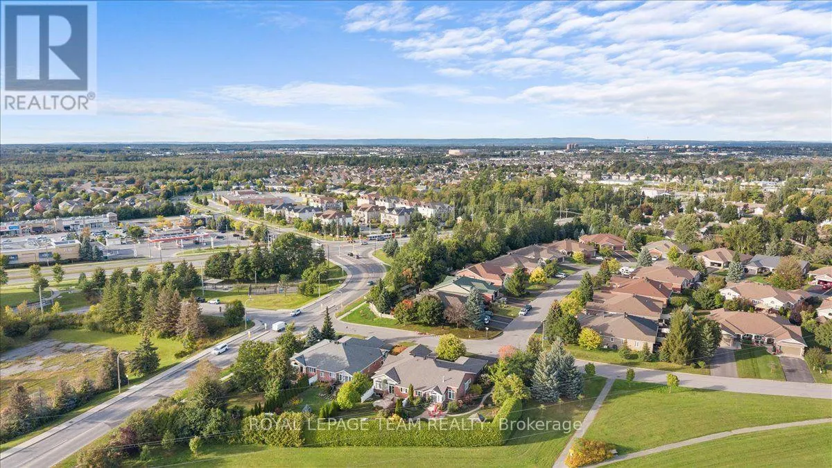6 AMBERLAKES DRIVE