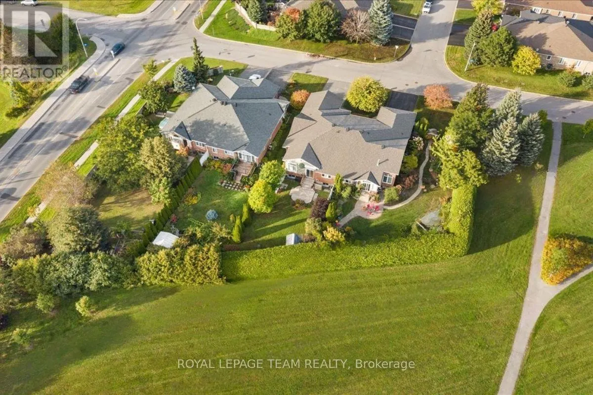 6 AMBERLAKES DRIVE