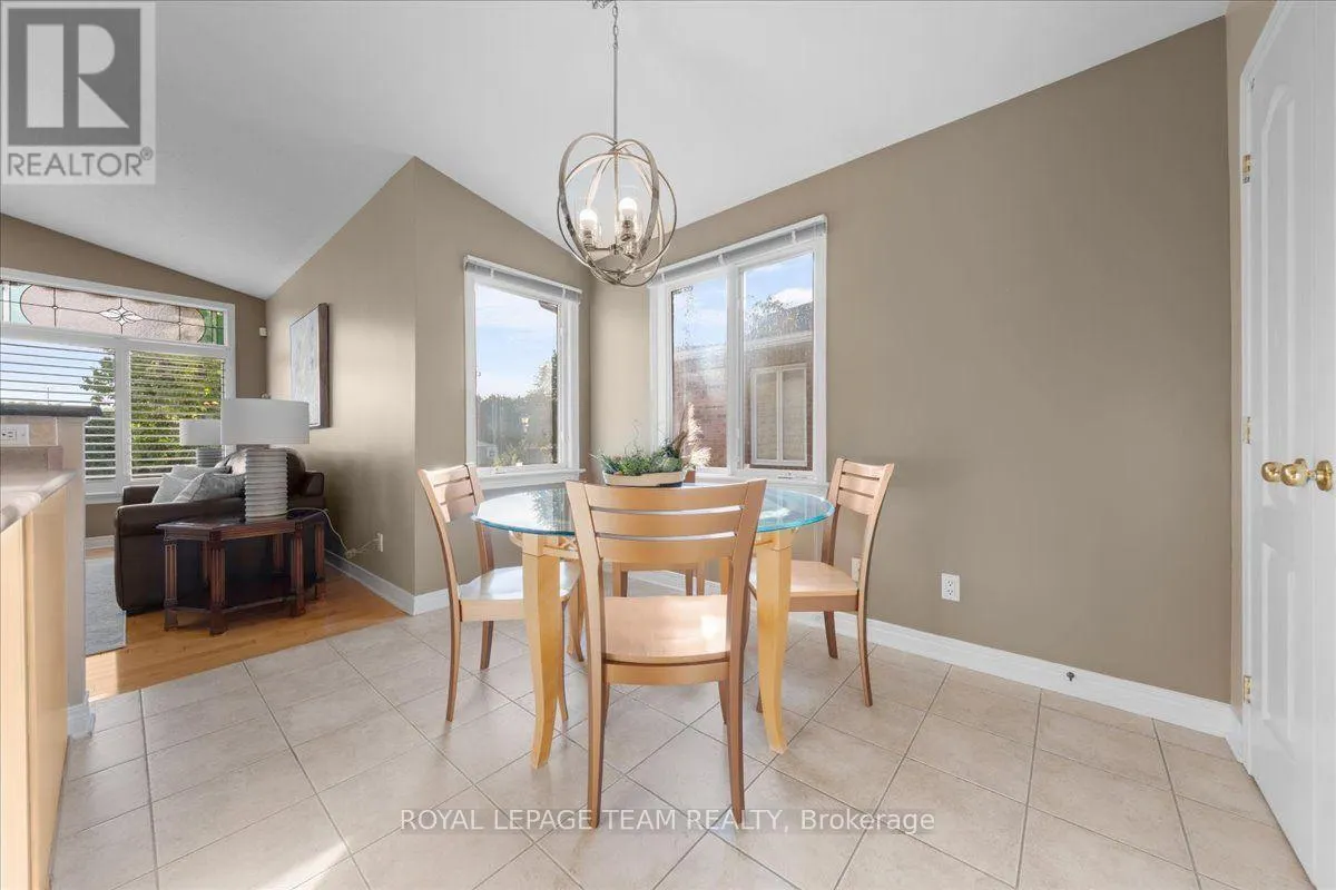 6 AMBERLAKES DRIVE
