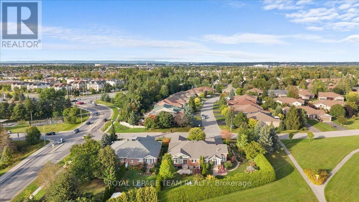 6 AMBERLAKES DRIVE