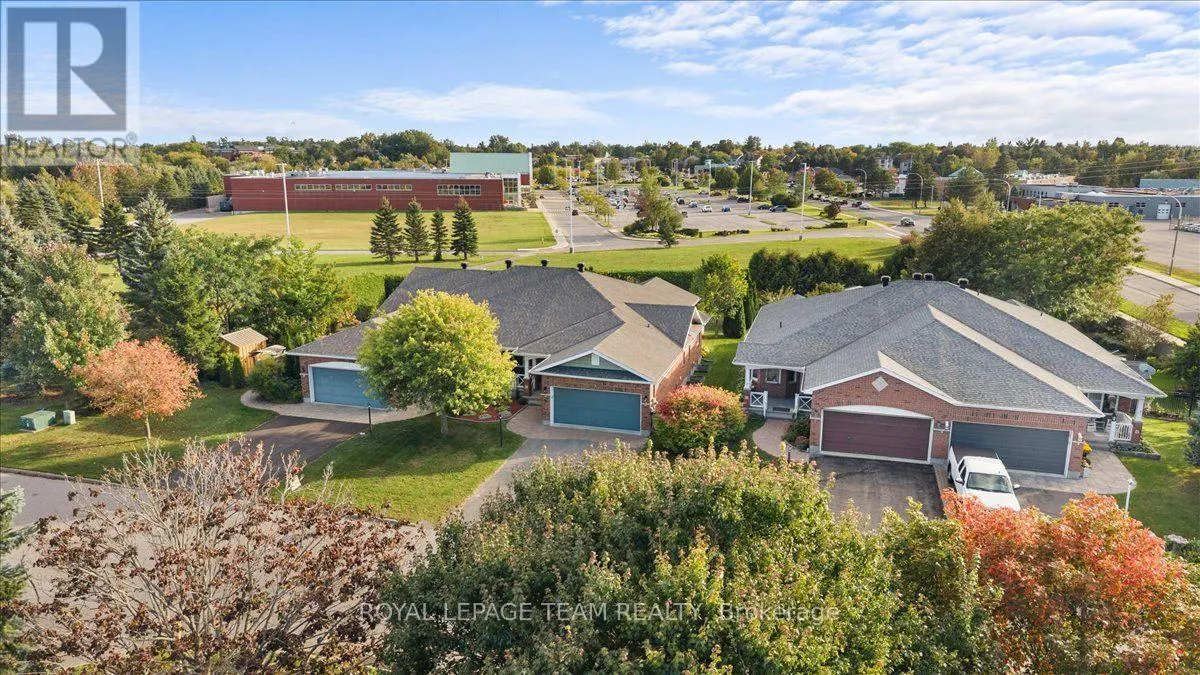 6 AMBERLAKES DRIVE