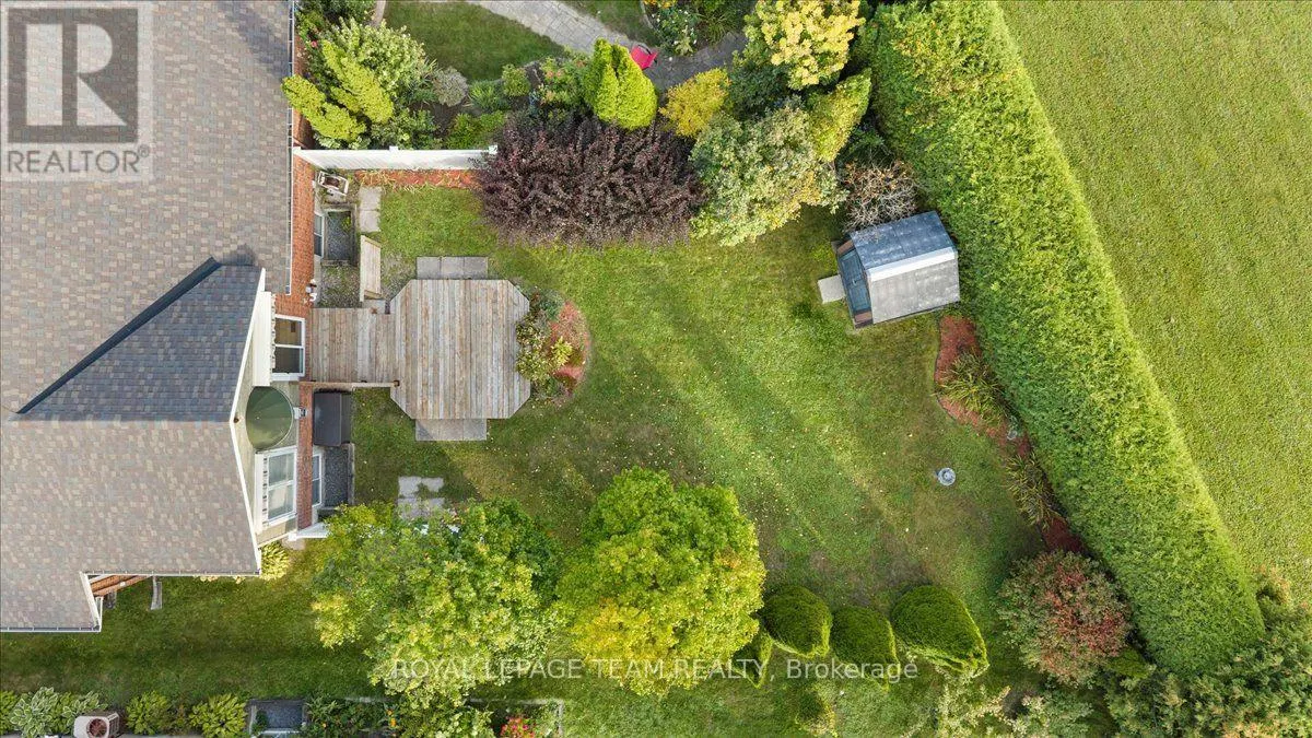 6 AMBERLAKES DRIVE