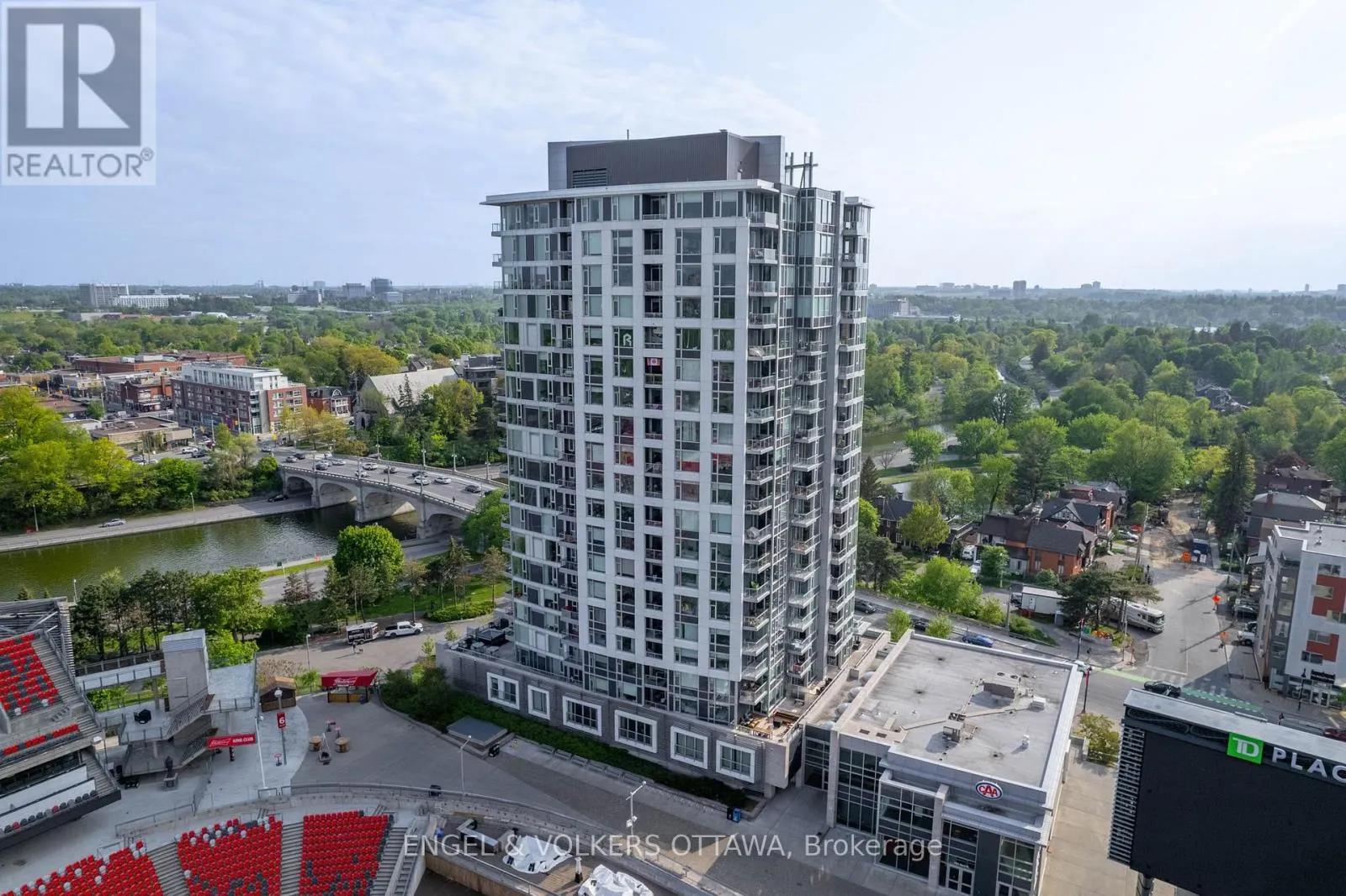 1103 - 1035 BANK STREET