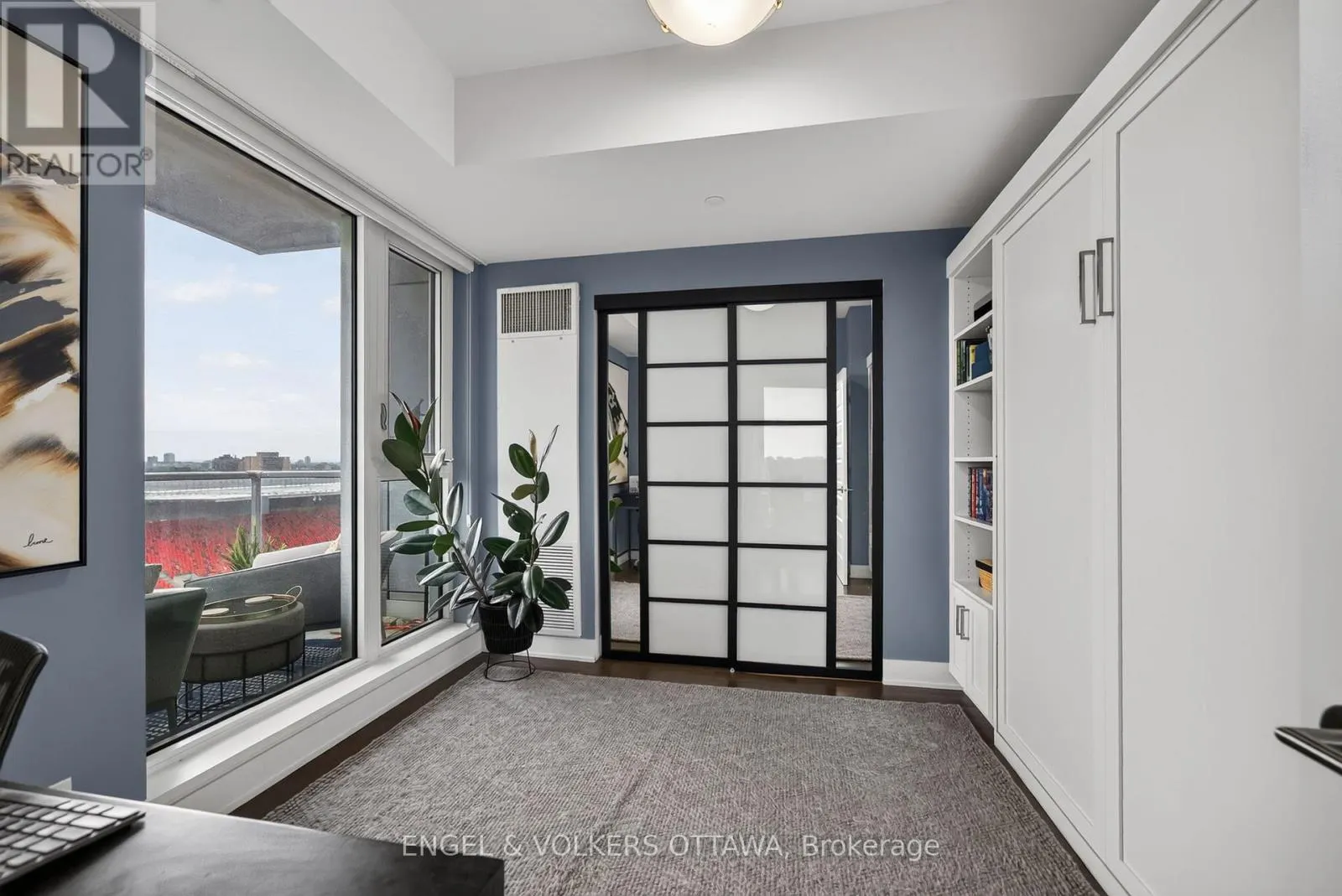 1103 - 1035 BANK STREET