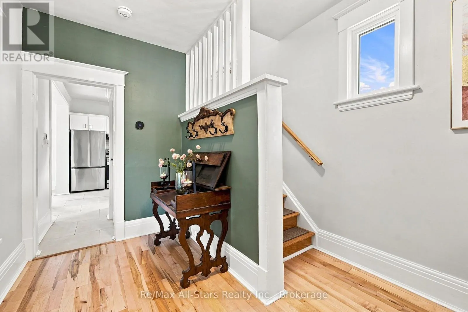 20 MARY STREET E