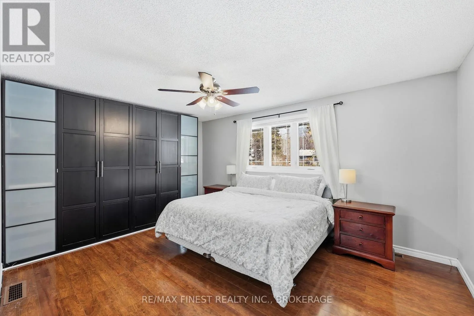 2518 RIDEAU FERRY ROAD