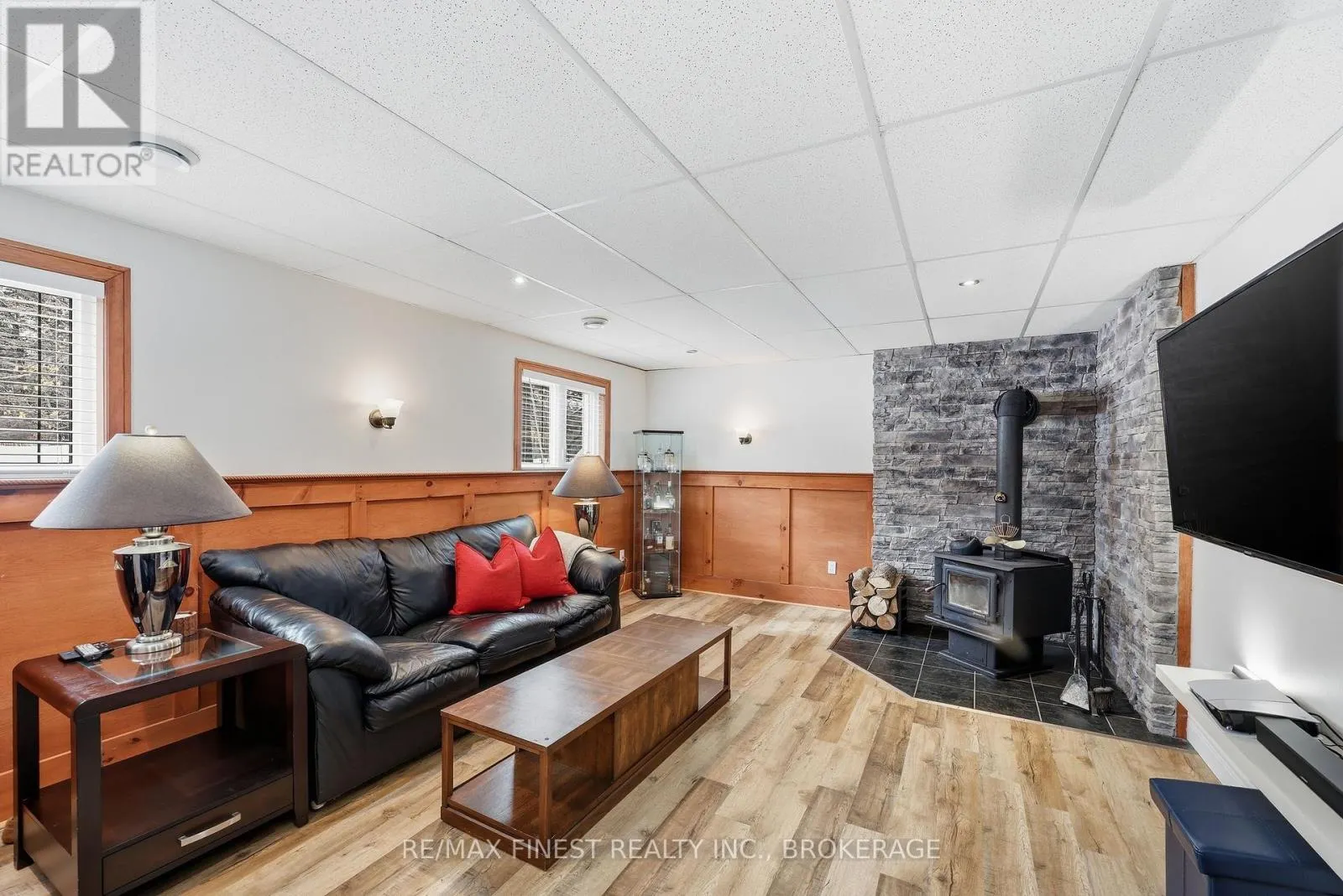 2518 RIDEAU FERRY ROAD