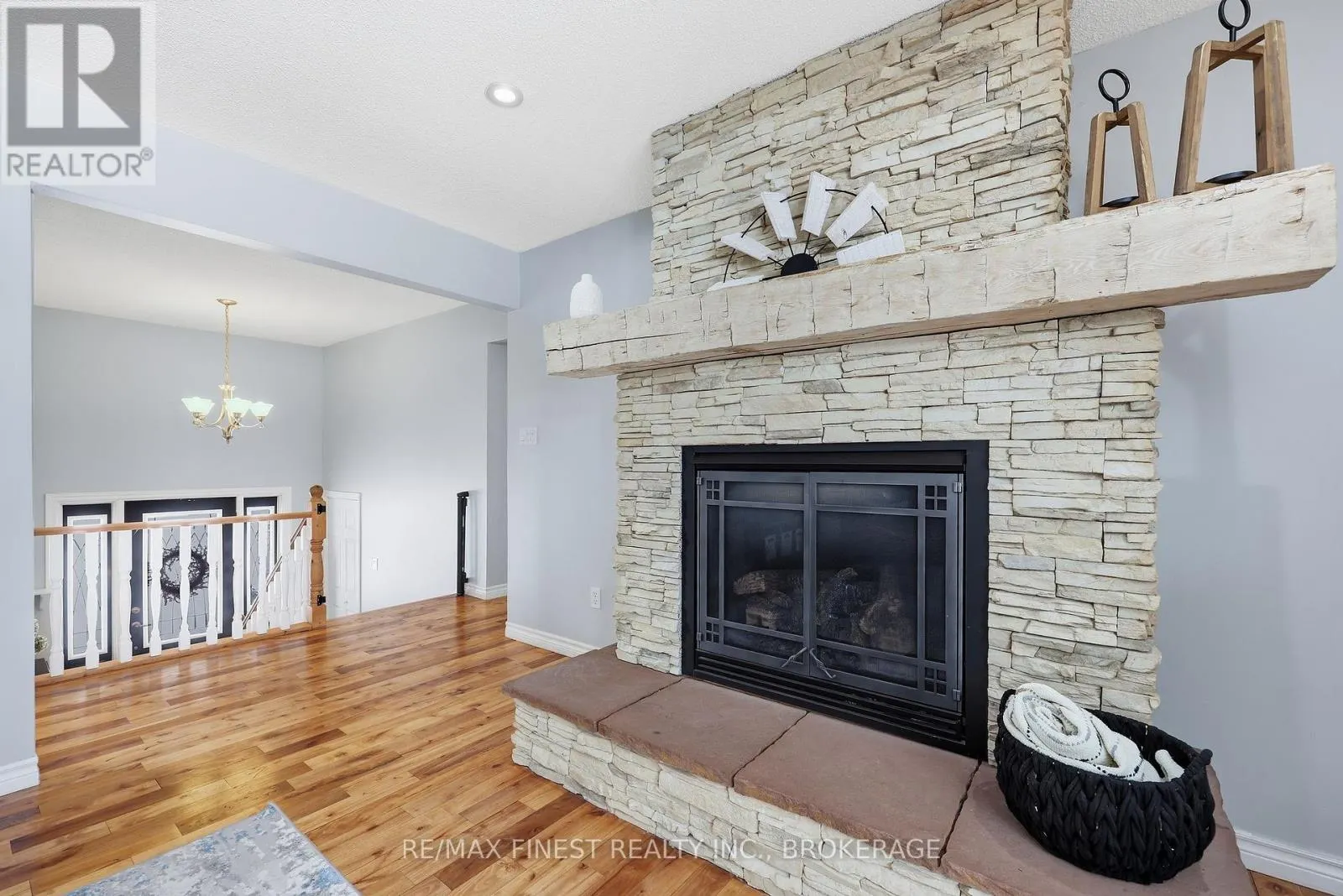 2518 RIDEAU FERRY ROAD