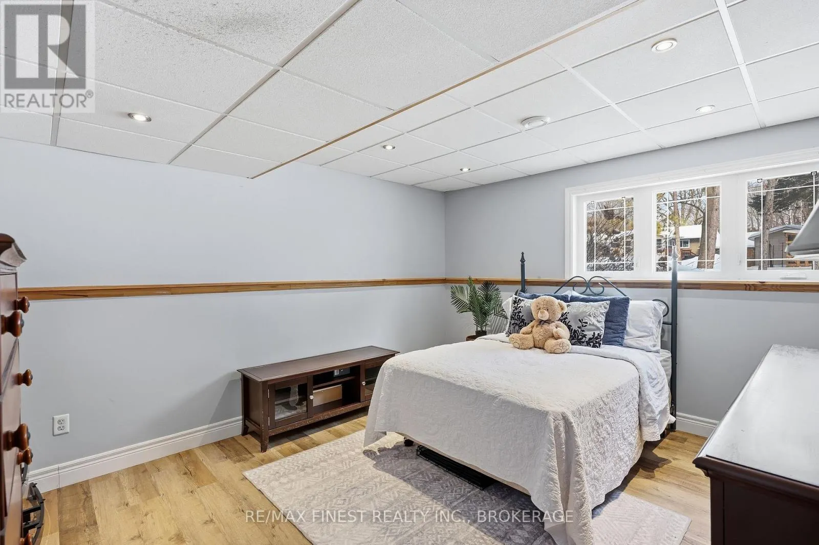 2518 RIDEAU FERRY ROAD