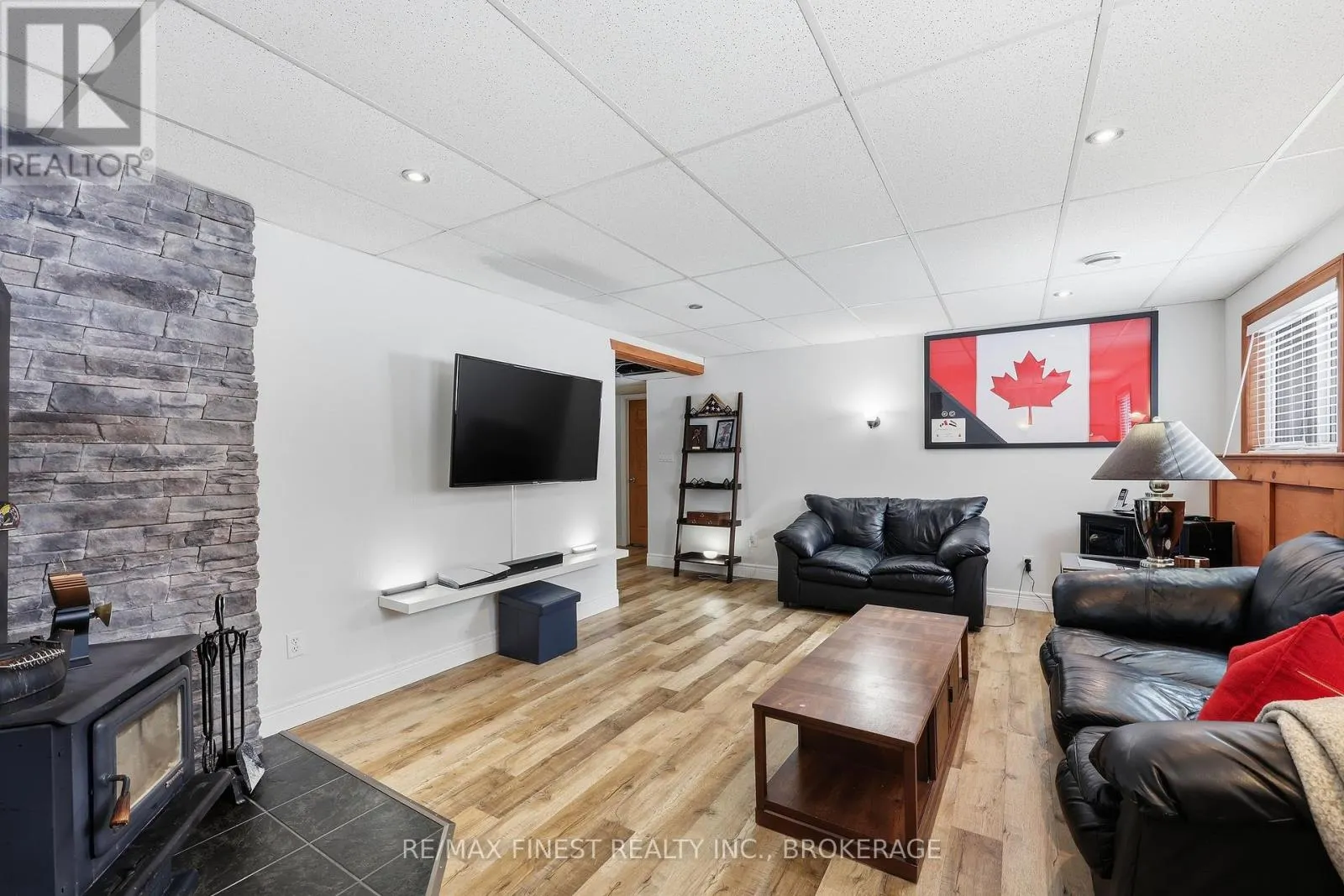 2518 RIDEAU FERRY ROAD