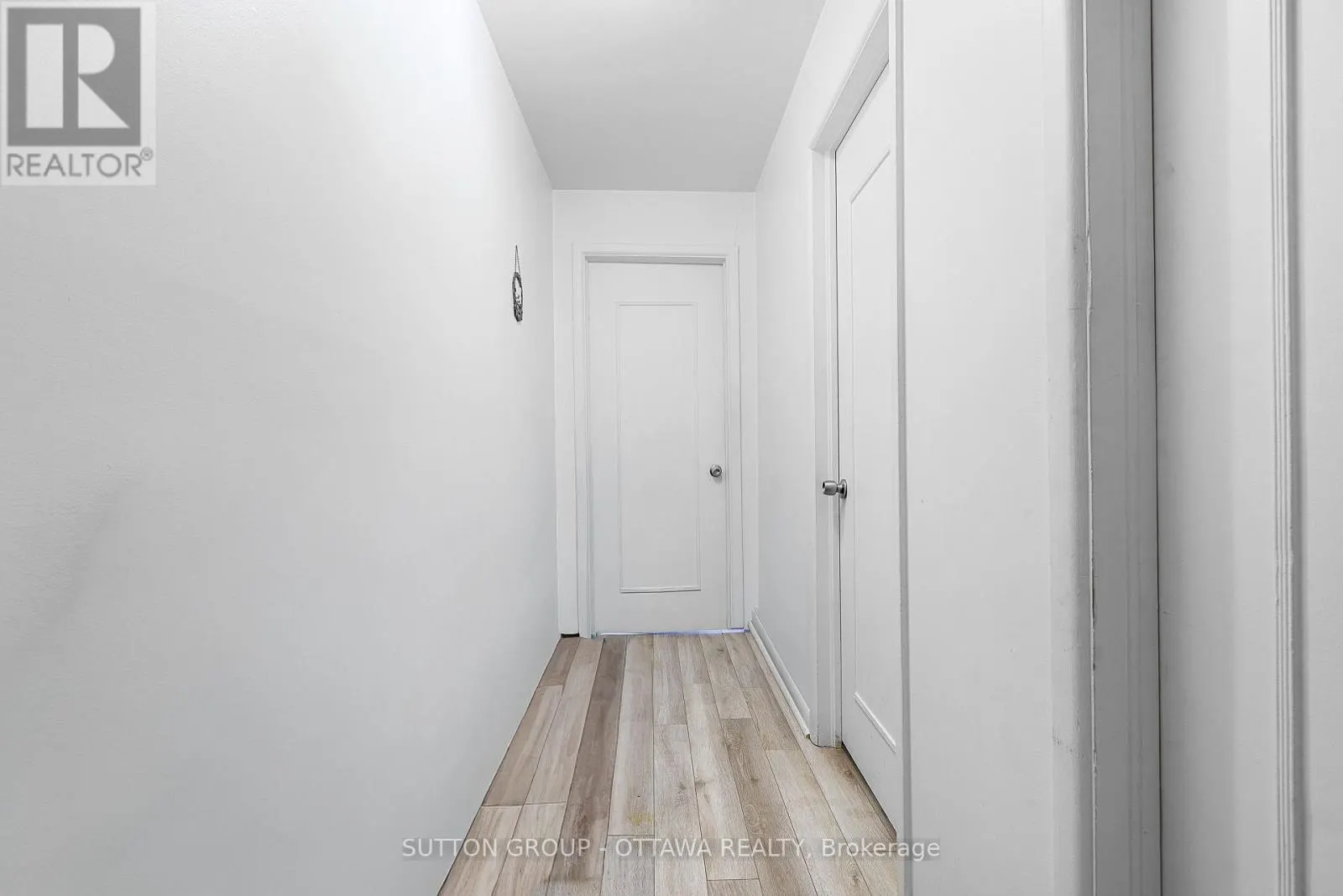 669-671 MAIN STREET E