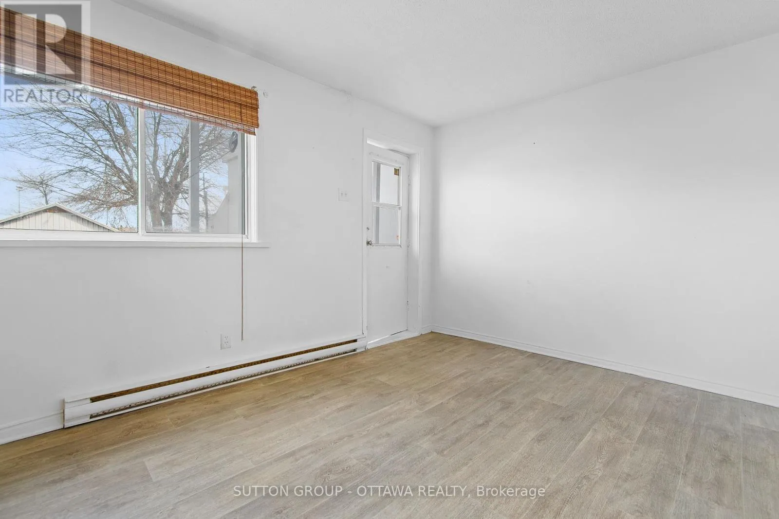 669-671 MAIN STREET E