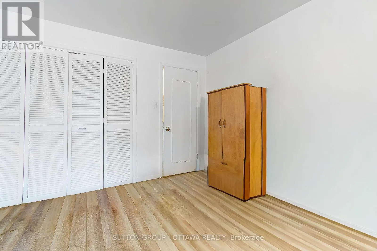 669-671 MAIN STREET E