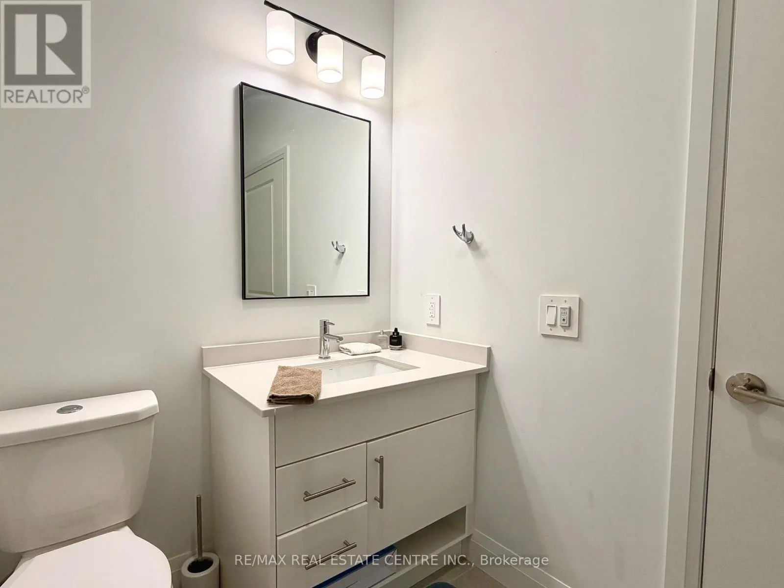 106 - 1333 WEBER STREET E